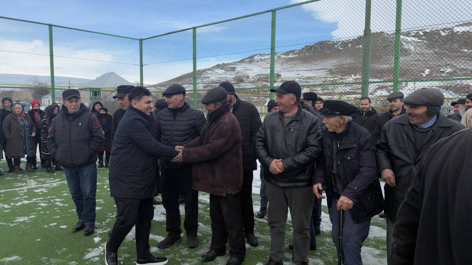2 თებერვლიდან დმანისის მუნიციპალიტეტის მერი, კობა მურადაშვილი და საკრებულოს თავმჯდომარე პაატა ყულიაშვილი მოადგილეებთან, საკრებულოს წევრებთან და მერის წარმომადგენლებთან ერთად თითოეულ სოფელში, ადგილობრივი თემისთვის პრიორიტეტულ საპროექტო წინადადებებს მოსახლე