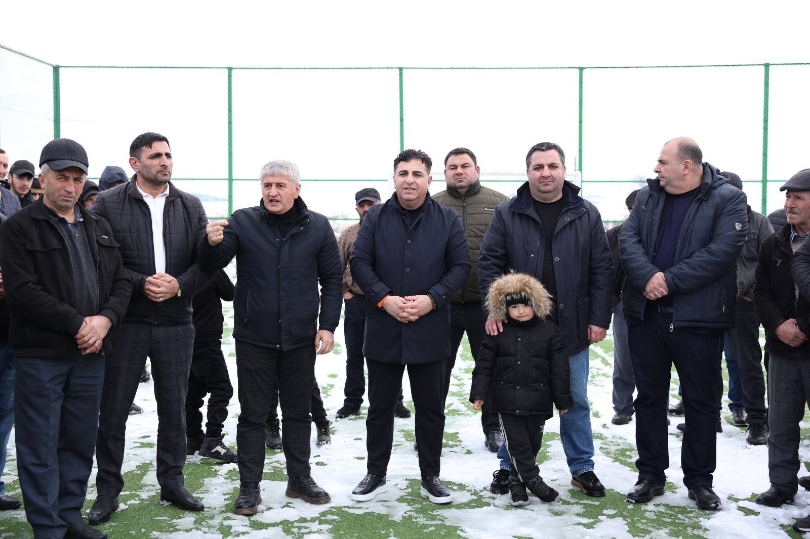 2 თებერვლიდან დმანისის მუნიციპალიტეტის მერი, კობა მურადაშვილი და საკრებულოს თავმჯდომარე პაატა ყულიაშვილი მოადგილეებთან, საკრებულოს წევრებთან და მერის წარმომადგენლებთან ერთად თითოეულ სოფელში, ადგილობრივი თემისთვის პრიორიტეტულ საპროექტო წინადადებებს მოსახლე