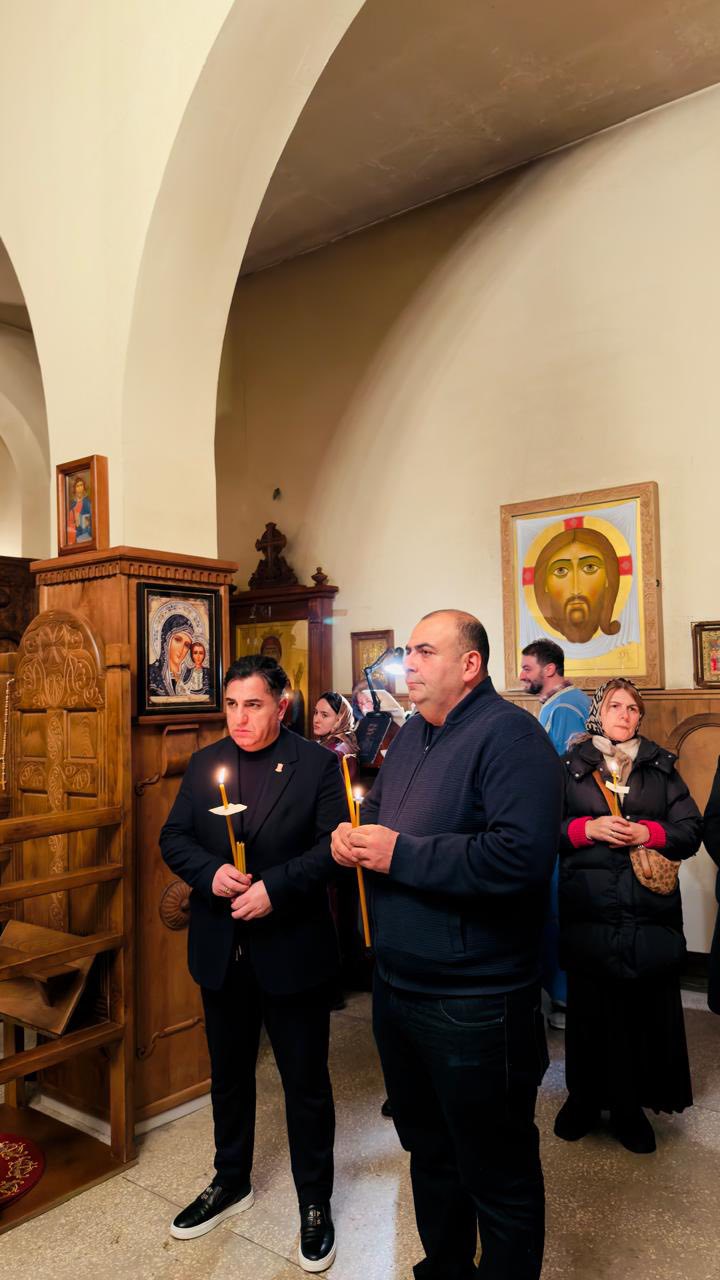 გილოცავთ ქრისტეს შობას!