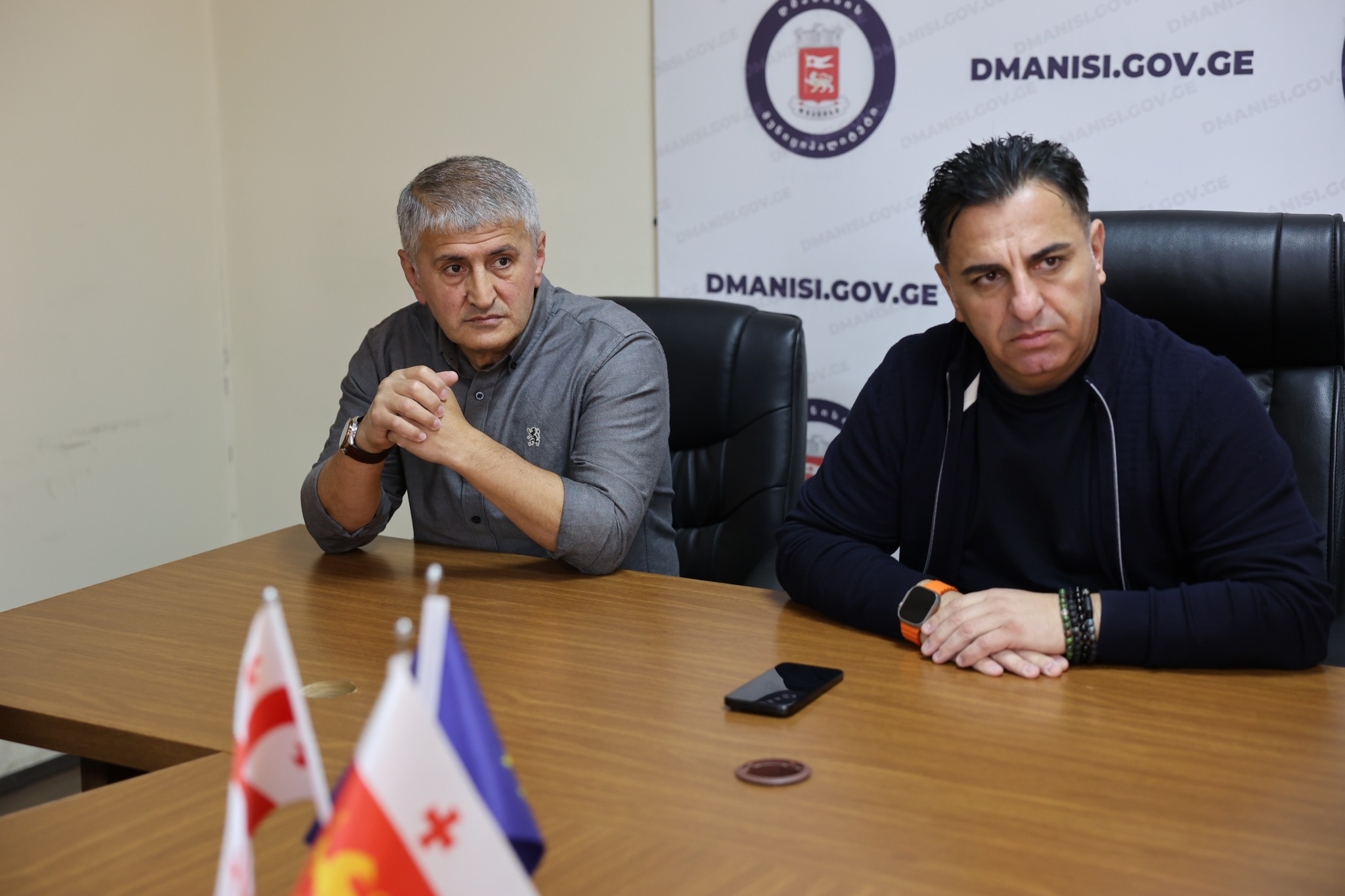 დმანისის მუნიციპალიტეტის მერი, კობა მურადაშვილი, მოქალაქეებთან შეხვედრებს ყოველ ოთხშაბათს მართავს. დღესაც, მერმა ადგილობრივ მოსახლეობას, მოადგილეებთან თემური ზურაბიშვილთან და არიფ სულეიმანოვთან ერთად მოუსმინა და მათ პრობლემებს გაეცნო.