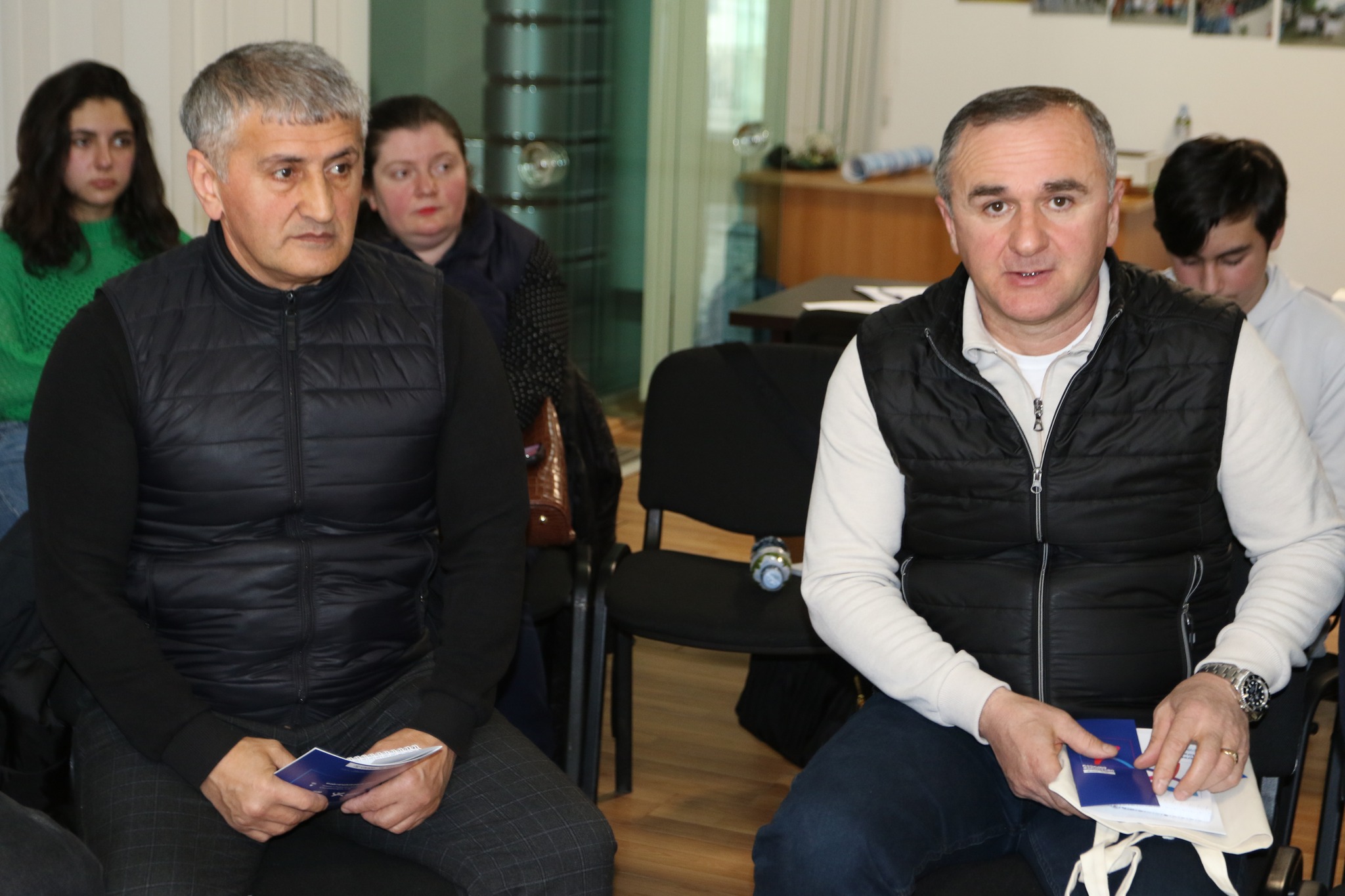 დმანისის მუნიციპალიტეტის ორგანიზებით სამოქალაქო საზოგადოებასთან საჯარო კონსულტაცია გაიმართა, სადაც მიუსაფარი ცხოველების მართვის პოლიტიკა განიხილეს.