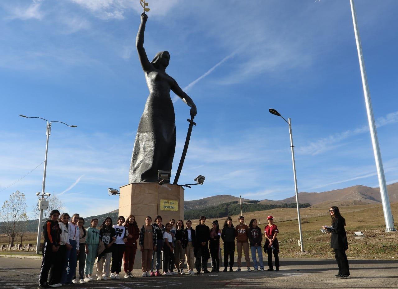 Məktəblilərin idman olimpiadası çərçivəsində Dmanisdə Gezrbendə yarış keçirilib
